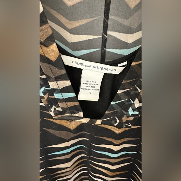 DVF 100% silk flowy style dress with slip size 10 - Picture 7 of 7